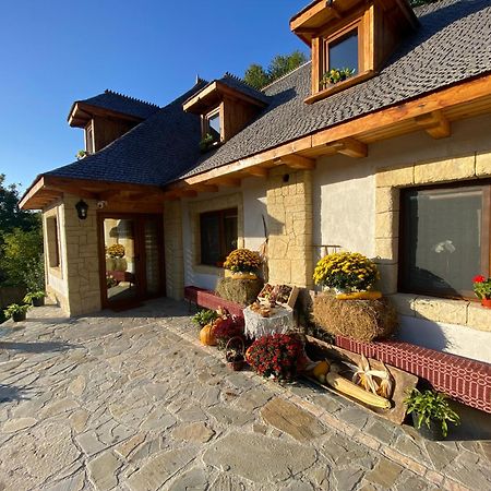 Vălenii de Munte Casa Cu Sindrilaヴィラ エクステリア 写真