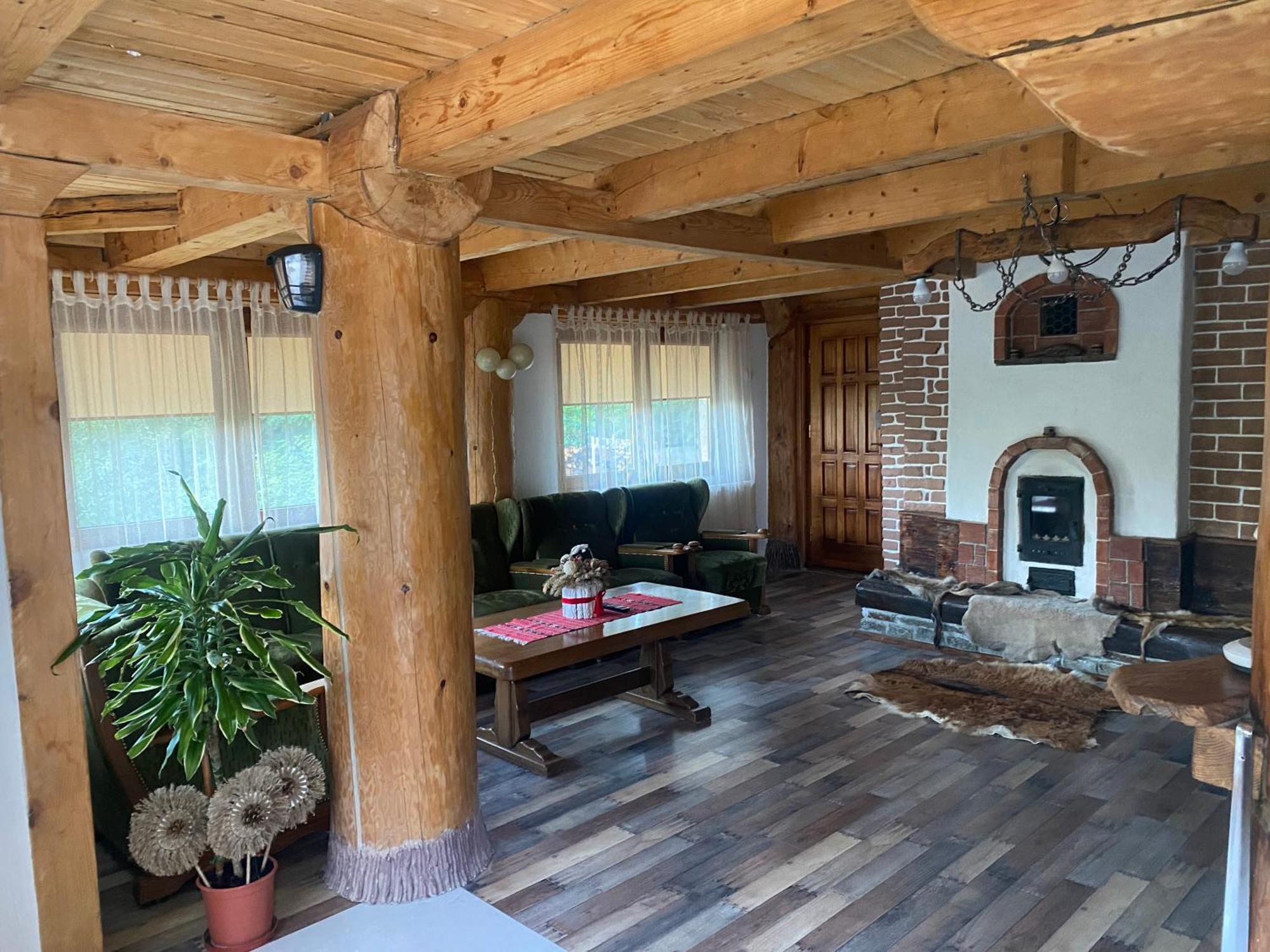 Vălenii de Munte Casa Cu Sindrilaヴィラ エクステリア 写真