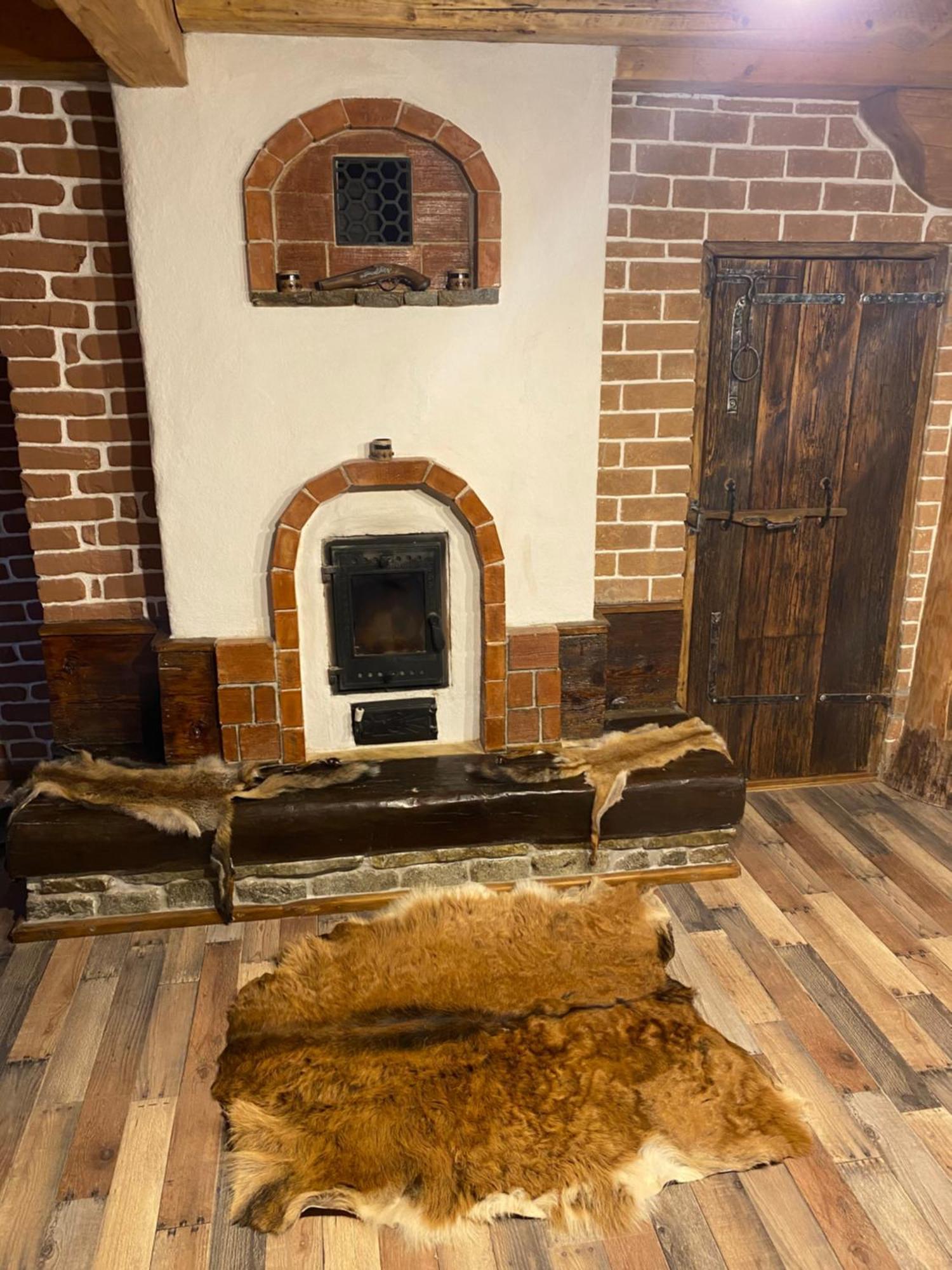 Vălenii de Munte Casa Cu Sindrilaヴィラ エクステリア 写真